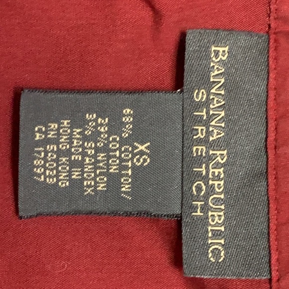 3/$20 Banana Republic Red Short Sleeve Top - Picture 3 of 3